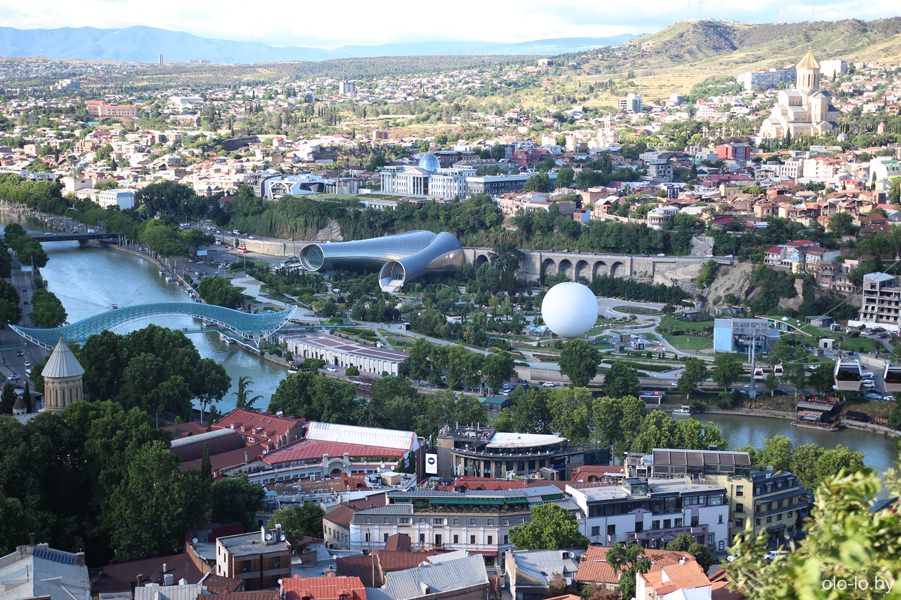 панорамный вид на Тбилиси