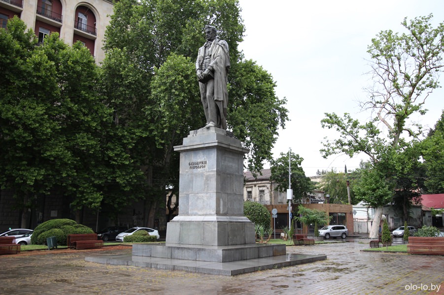 памятник Грибоедову, Тбилиси