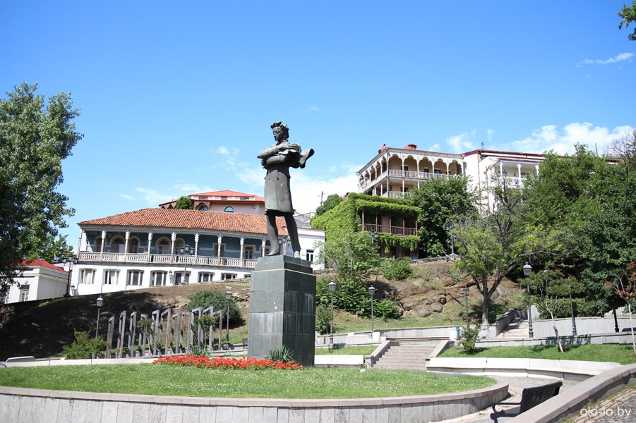 памятник Николаю Бараташвили, Тбилиси