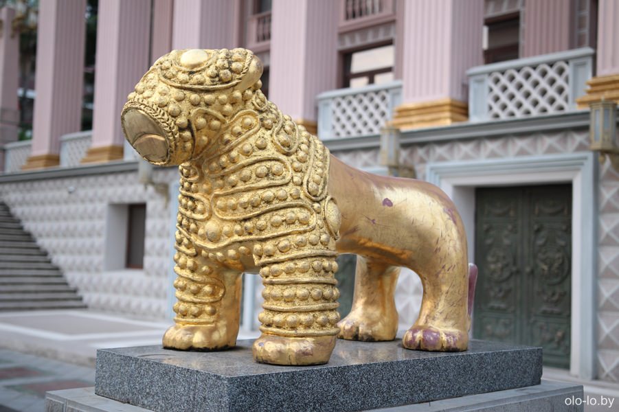 статуя Цнорского льва
