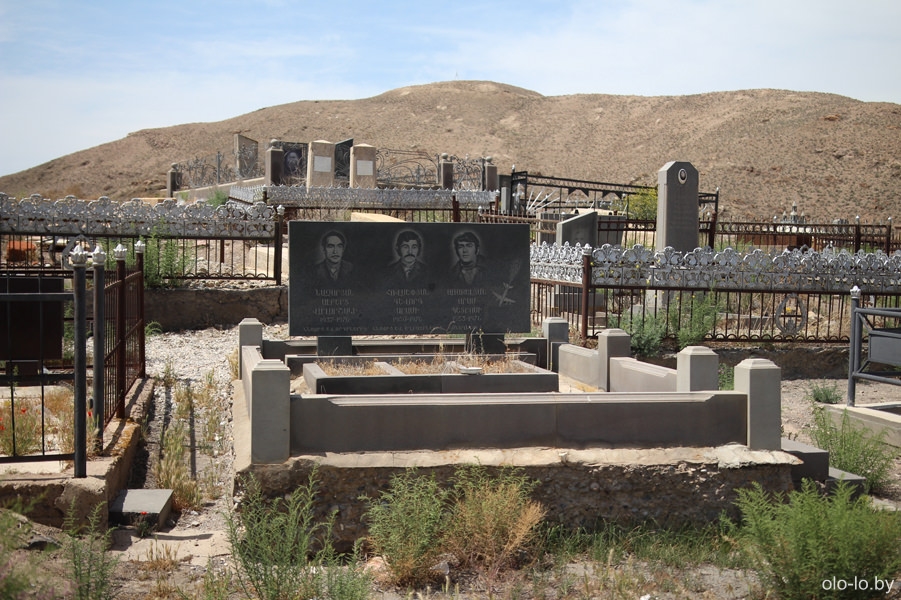 кладбище возле Хор Вирап