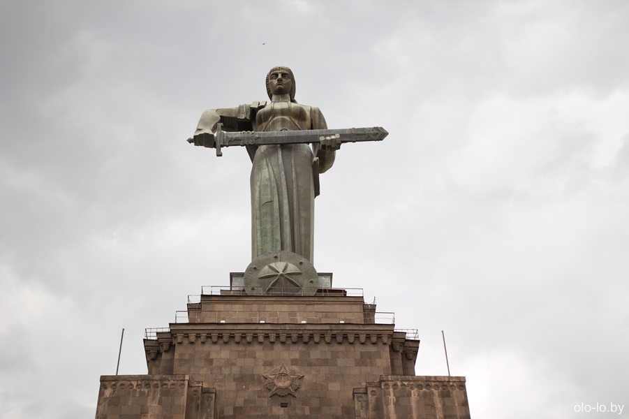 монумент Мать Армения, Ереван