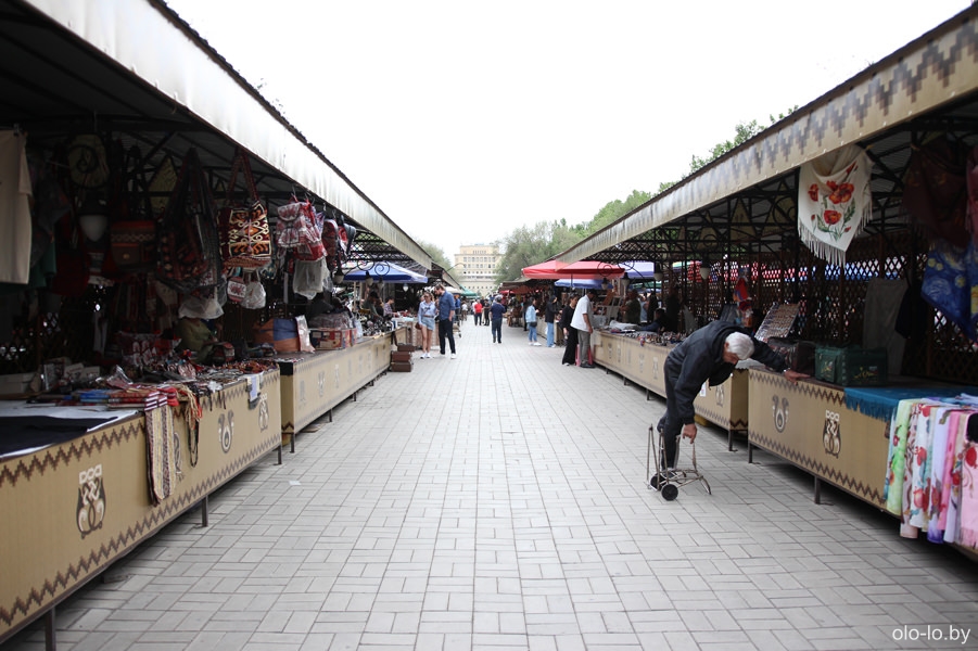 блошиный рынок Вернисаж, Ереван