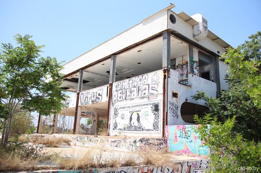 заброшенное здание, Пиреи