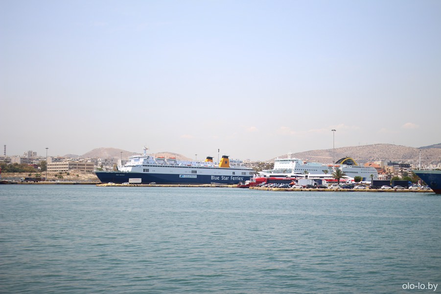 корабли в порту Пирея