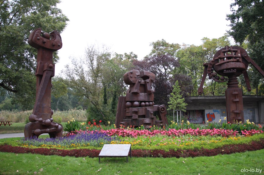 Золотой телец Технология как апокалипсис в Дунайском парке