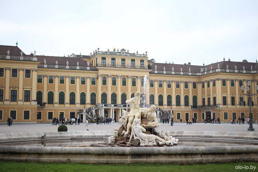 парадные фонтаны дворца Шенбрунн