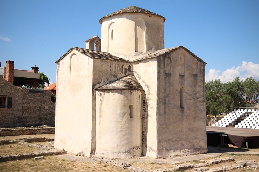 церковь Святого креста, Нин