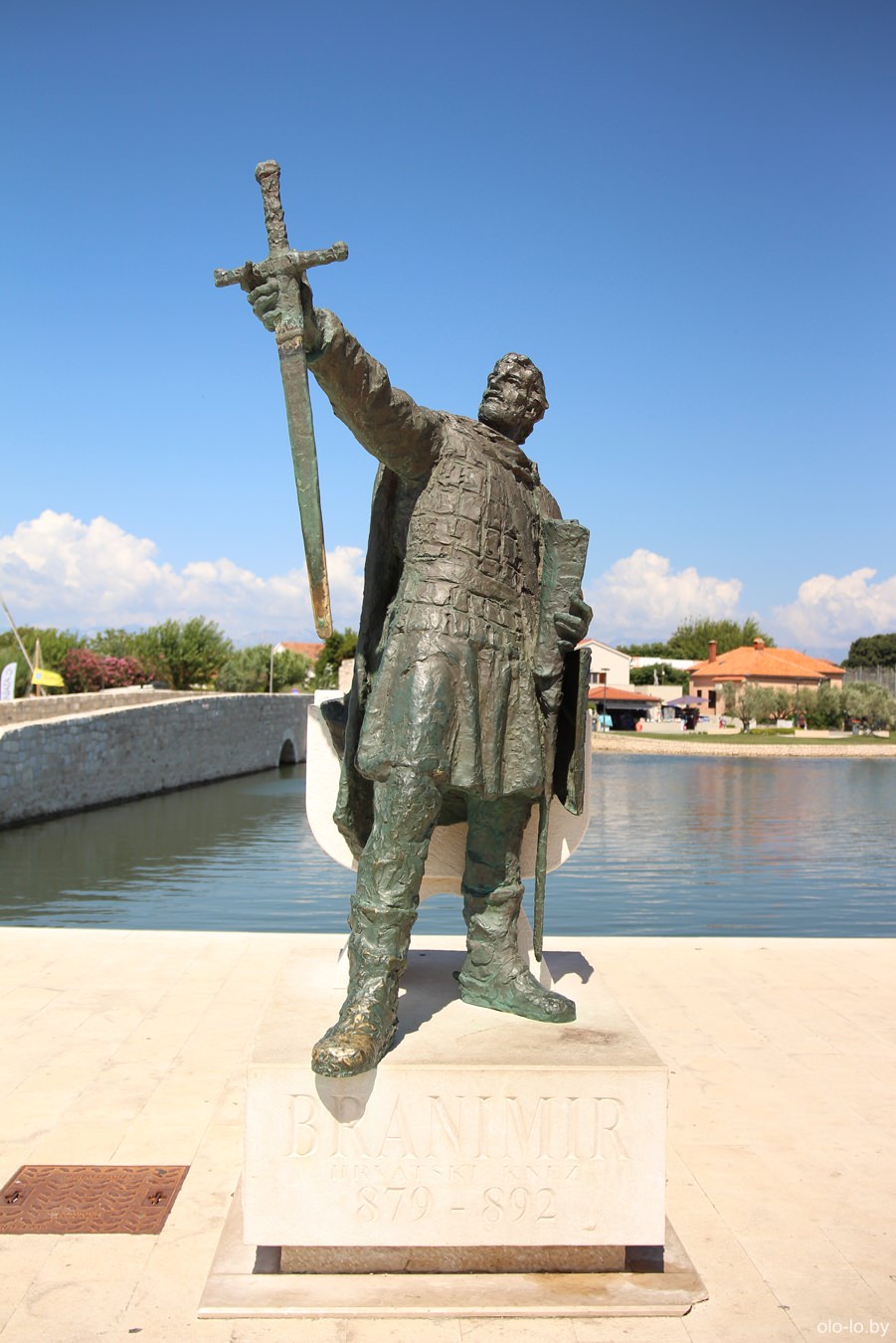 памятник князю Бранимиру, Нин