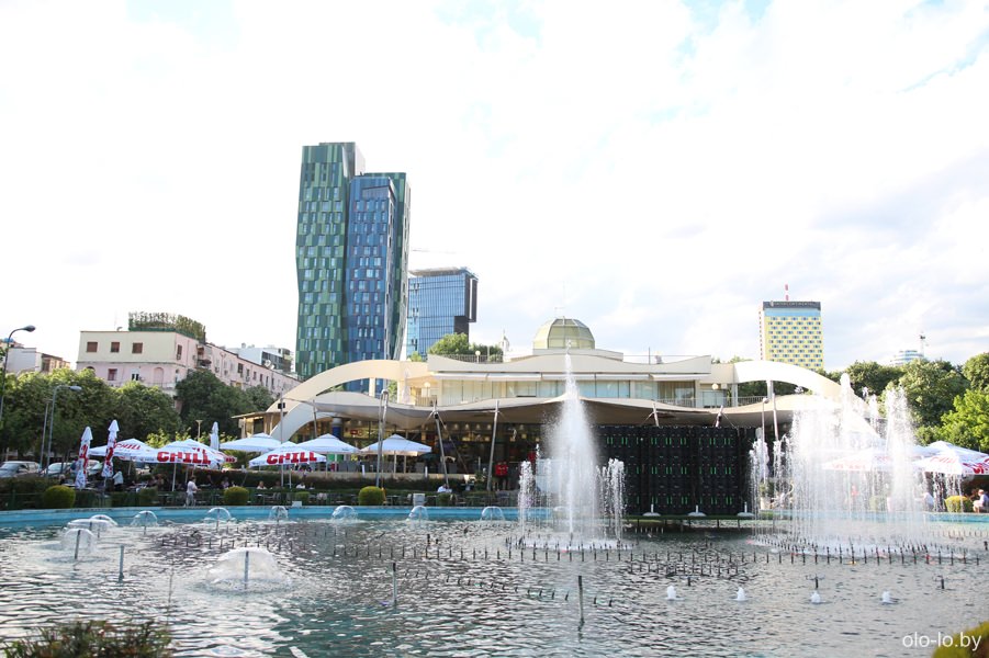 парк Риния, Тирана