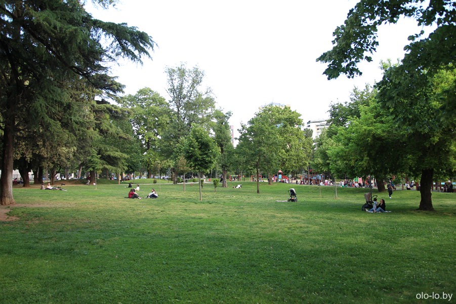 парк Риния, Тирана