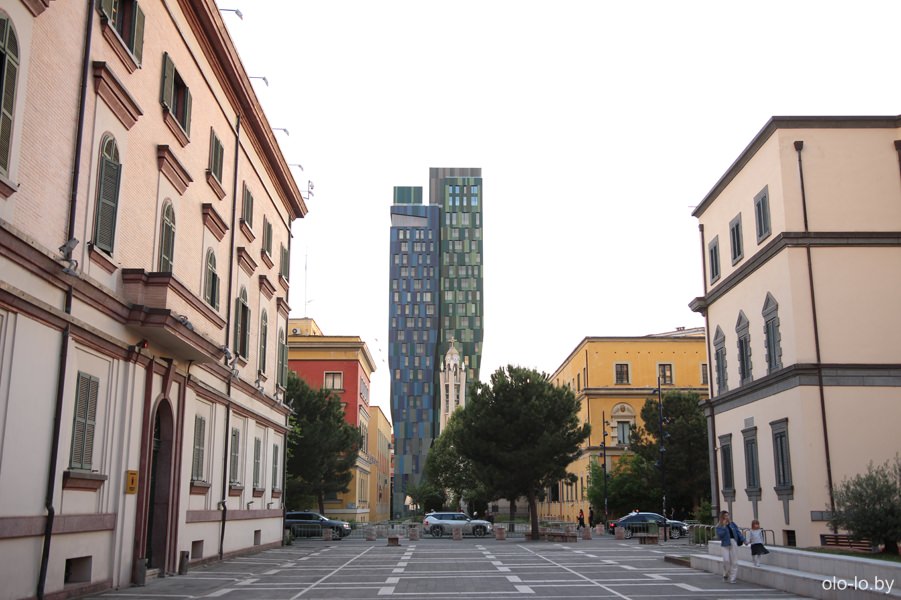 улицы Тираны
