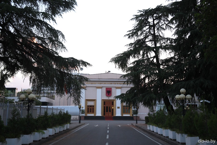 парламент Албании