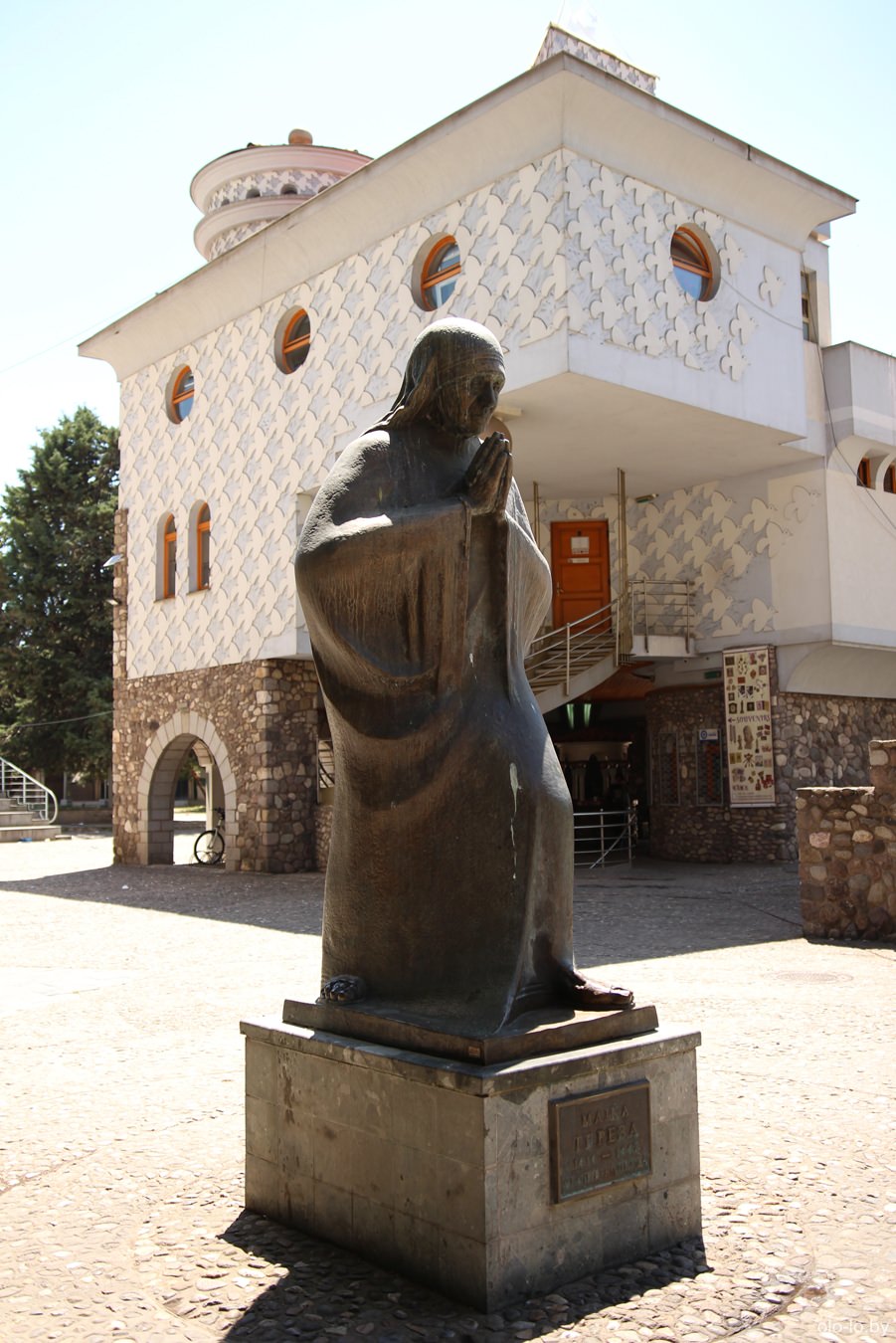 памятник Матери Терезе, Скопье