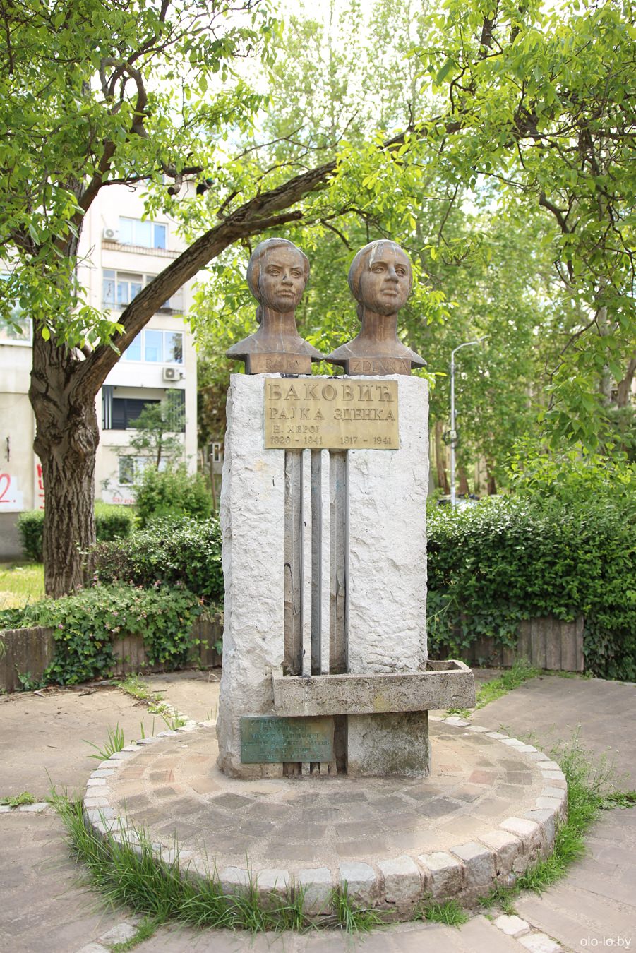 памятник сестрам Бакович, Ниш