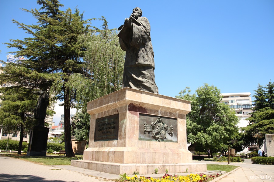 памятник Петеру Богдани, Скопье