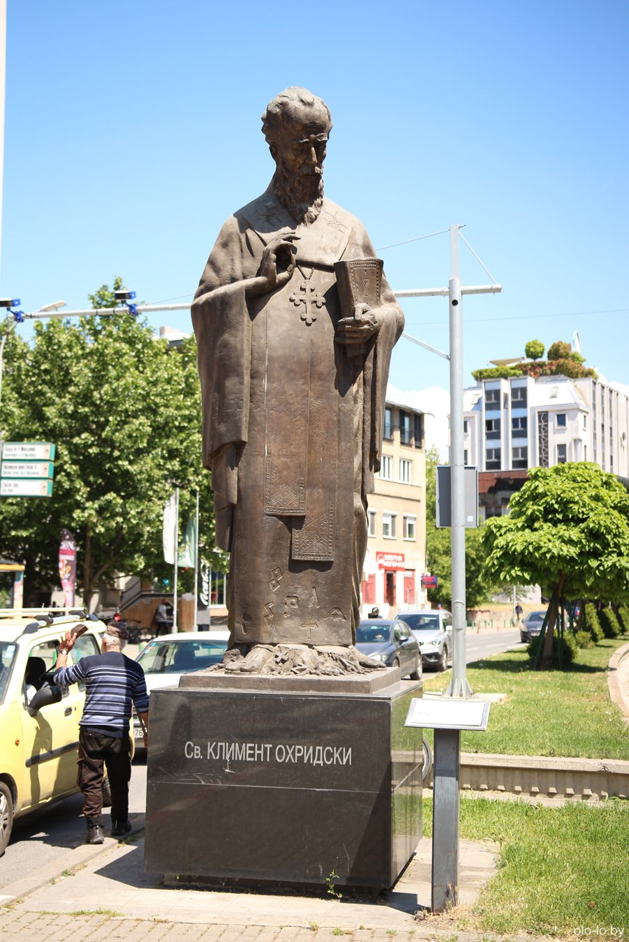 памятник Клименту Охридскому, Скопье