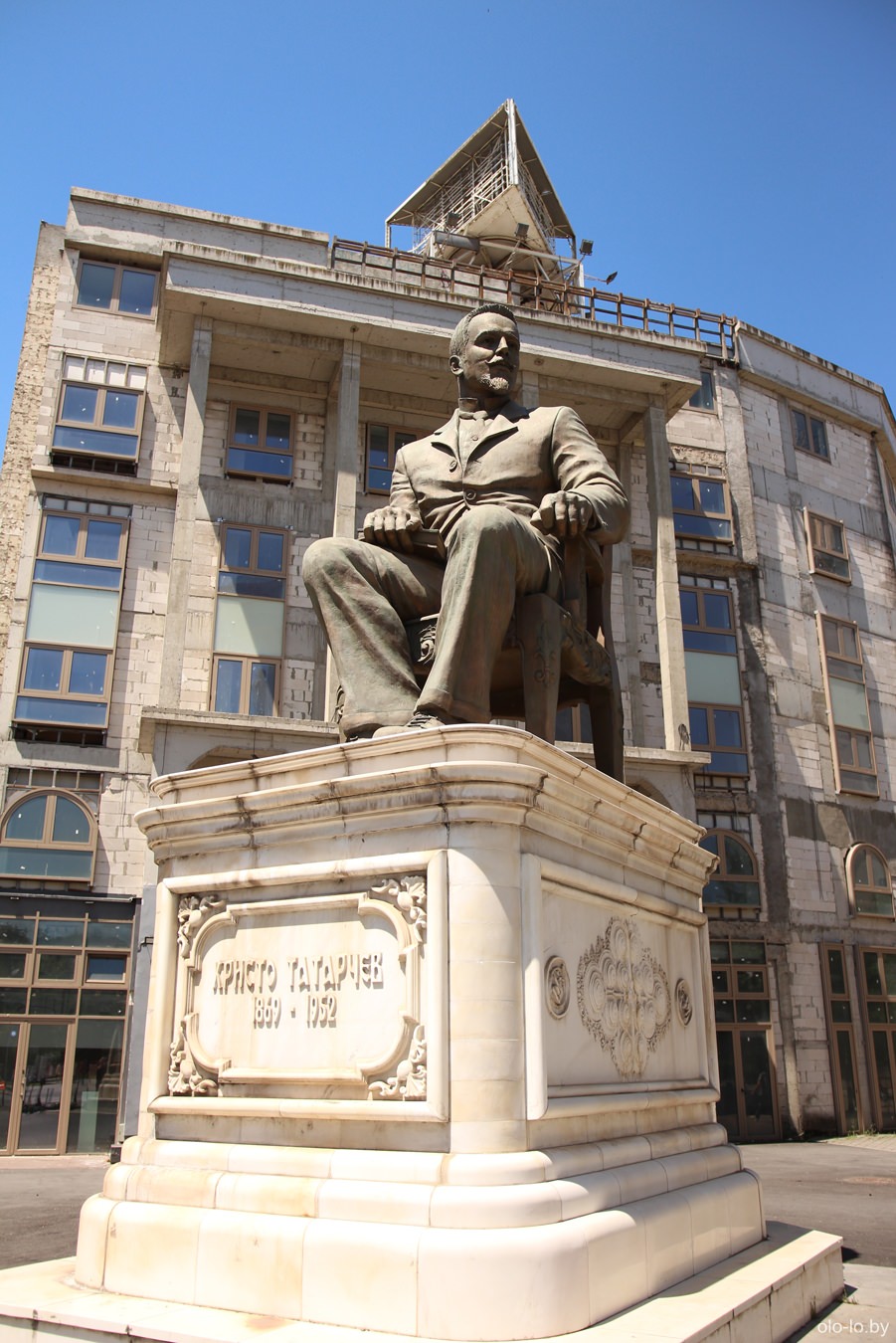 памятник Кристо Татарчеву, Скопье